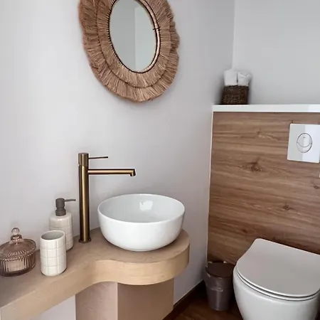 ραστώνη Holiday home Tolo